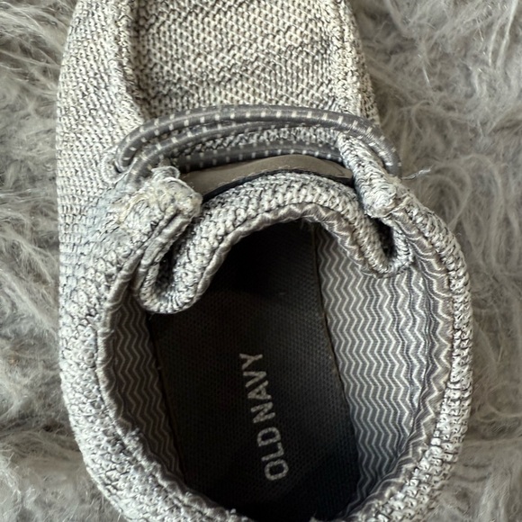 Old Navy Kids Moccasins in Light Gray - Picture 3 of 7
